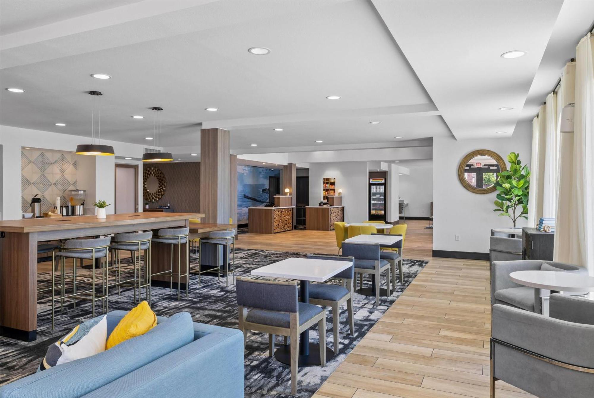 La Quinta Inn & Suites By Wyndham Santa Cruz Eksteriør bilde